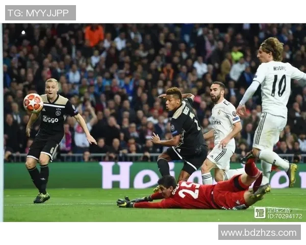 博德与桑德的激烈对决揭示足球战术与团队协作的重要性 博德与桑德的激烈对决揭示足球战术与团队协作的重要性